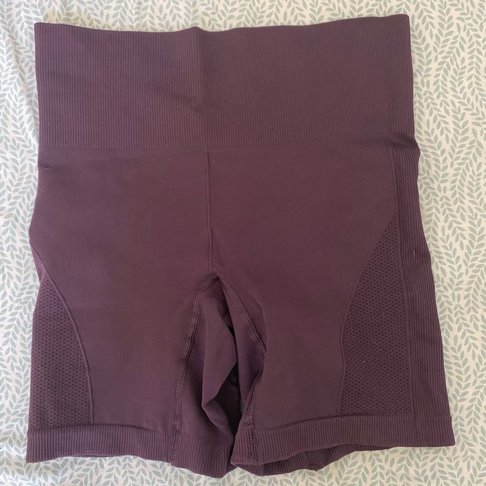 Sculpt short size 4